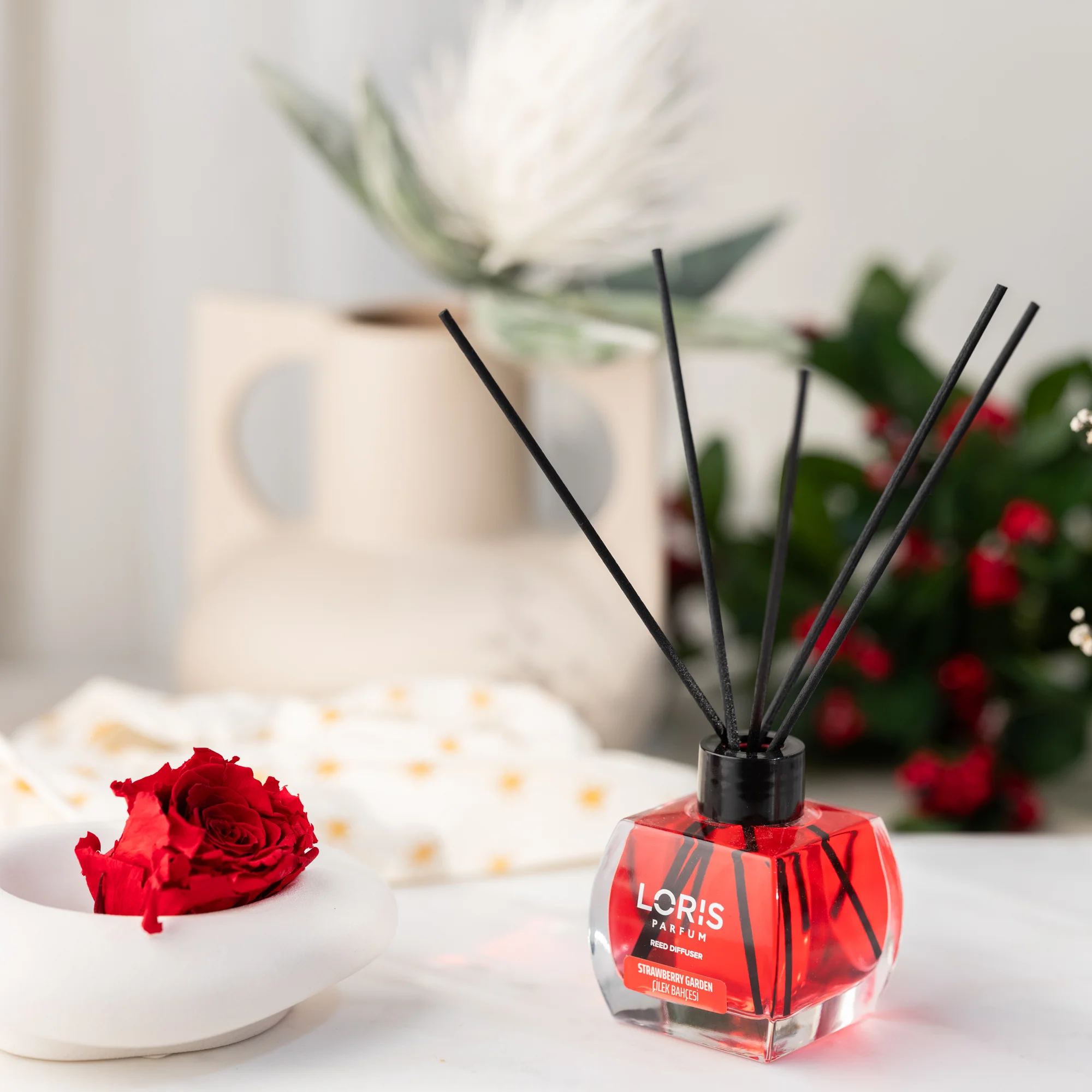 Reed Diffuser (Strawberry Garden)